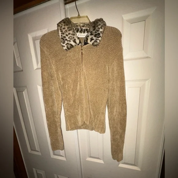 D Terrell sweater size medium - Picture 2 of 6